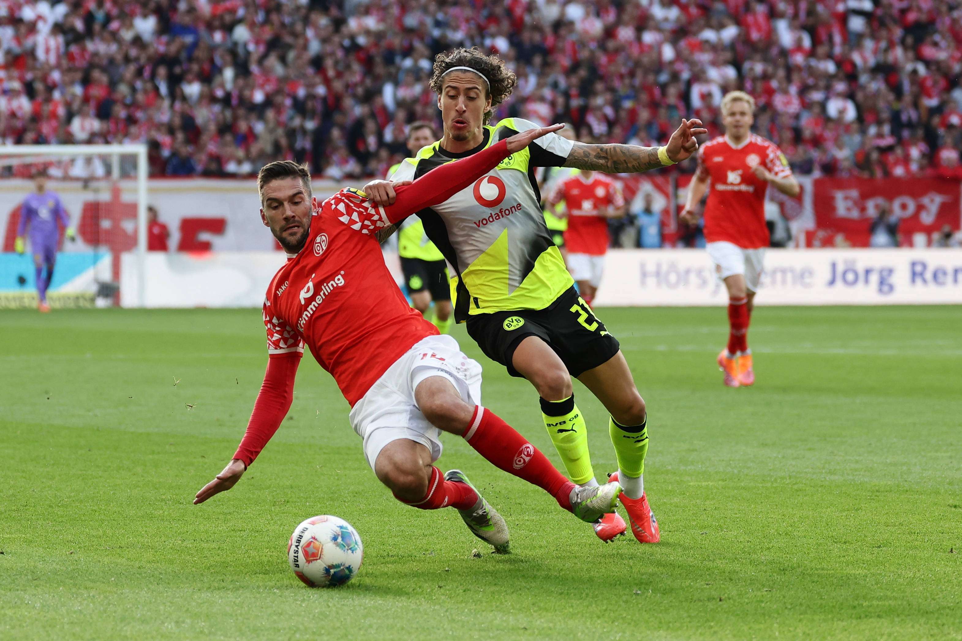 包含莱比锡红牛险胜秘鲁,莱万绝境逆转的词条 包含莱比锡红牛险胜秘鲁,莱万绝境逆转的词条