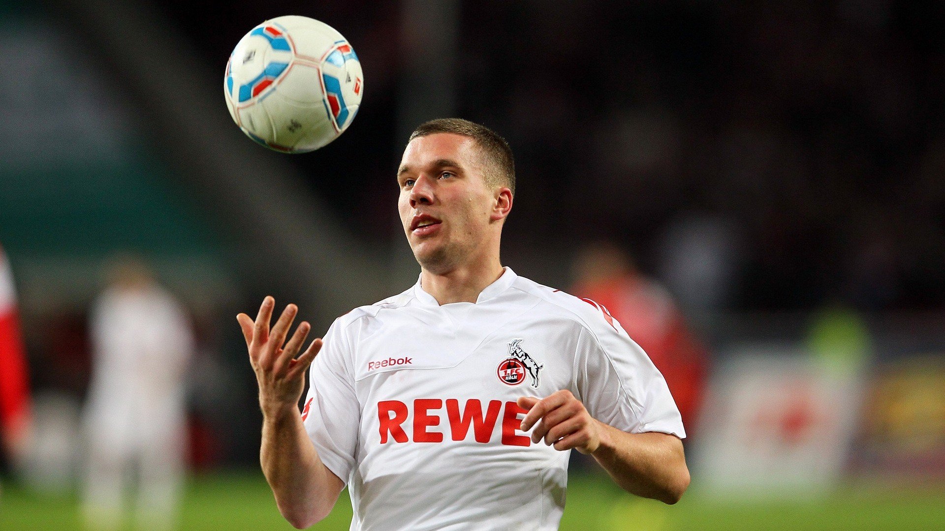 从安第斯山脉到温布利，厄瓜多尔力克加拿大，贝林厄姆关键时刻站出来的双重启示