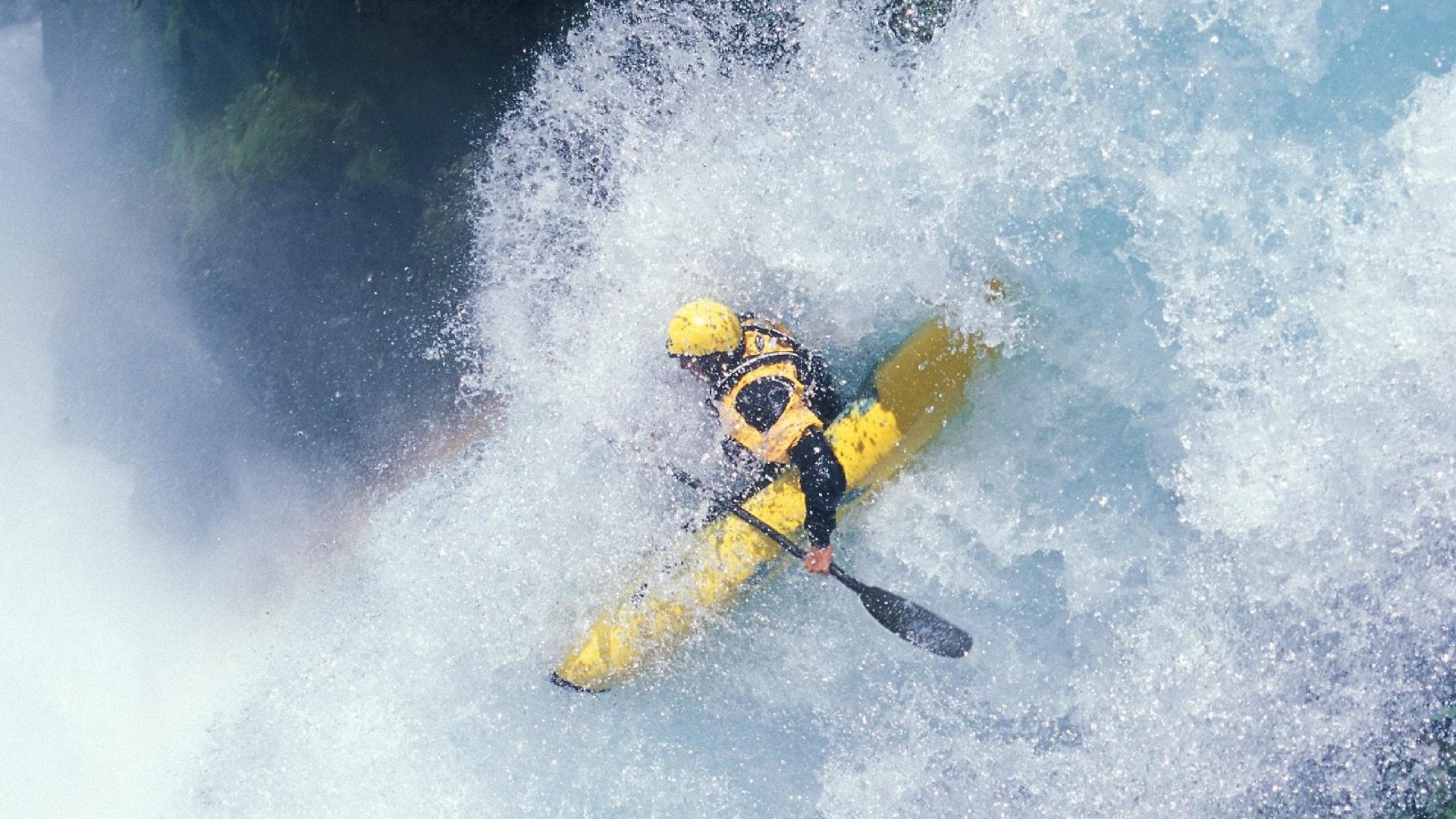 引擎轰鸣与篮球绝杀，当F1街道赛之夜遇见塔图姆的传奇一击