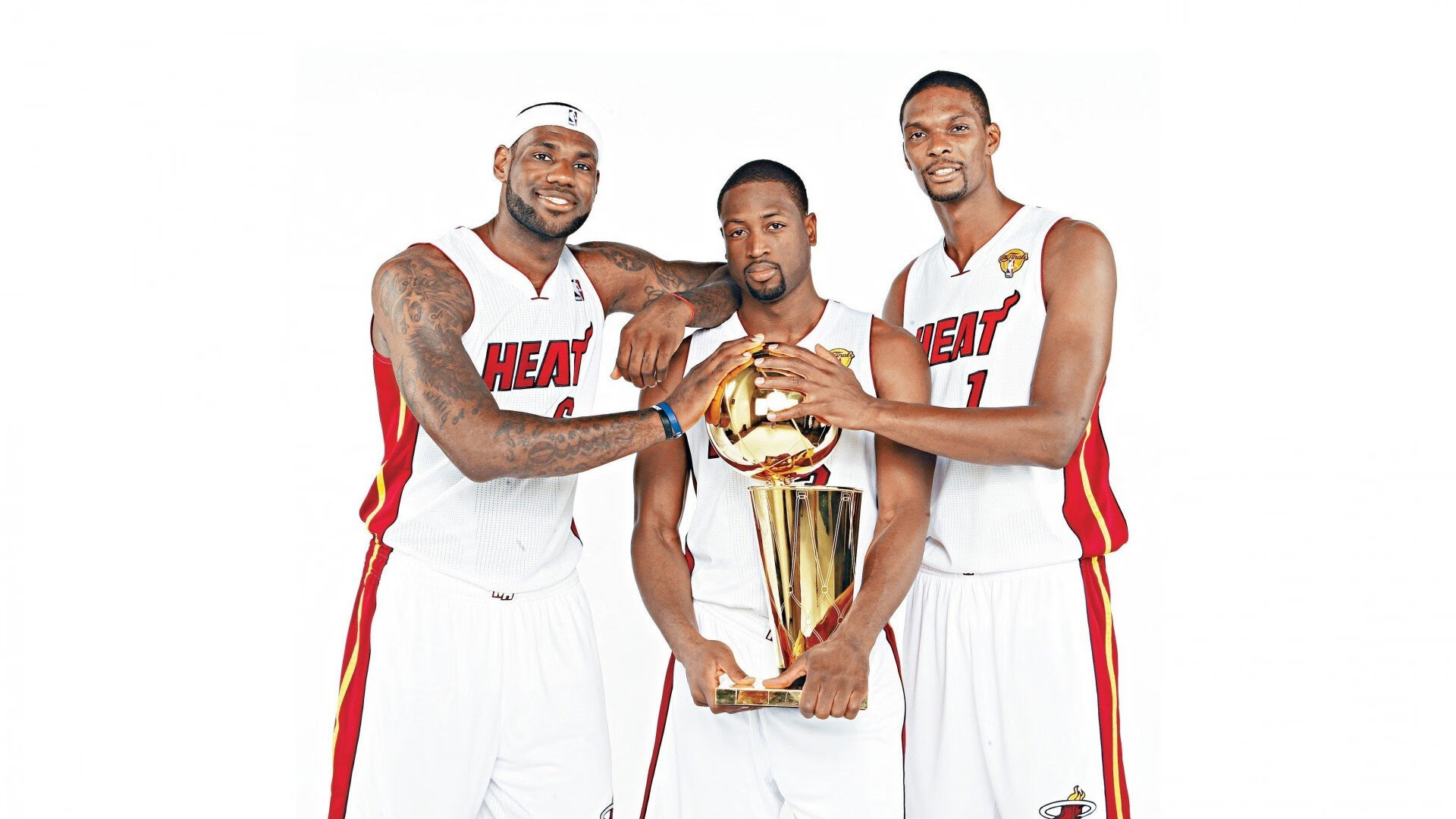 米切尔爆发如火山，新疆队全面压制篮网显统治力